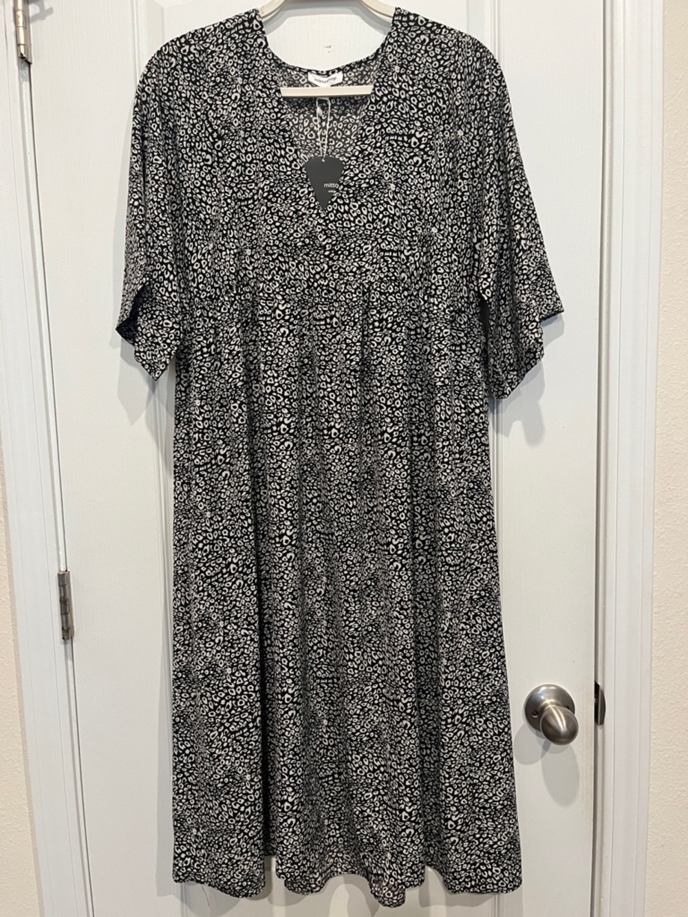 NWT!! Mittoshop Black and White Midi Dress